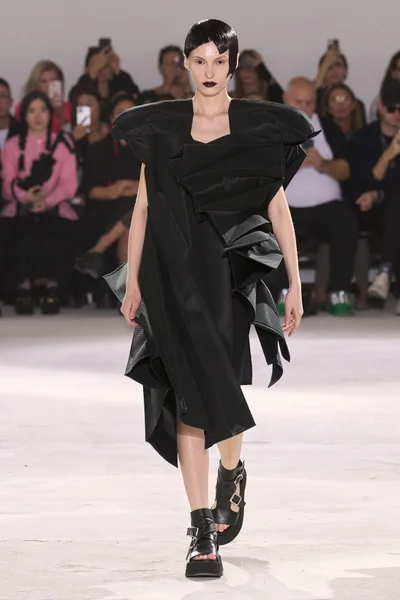 Look 11